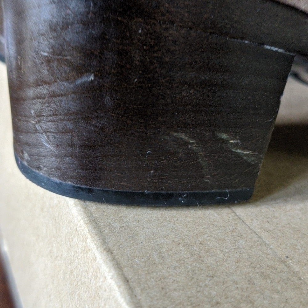 Ugg Kassi Clogs With Box, Perfect For Fall And Co… - image 8